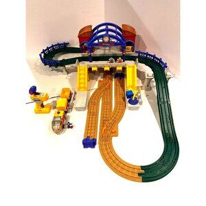 Fisher Price GeoTrax Grand Central Station TrainSet w/ Working Train & Remote!